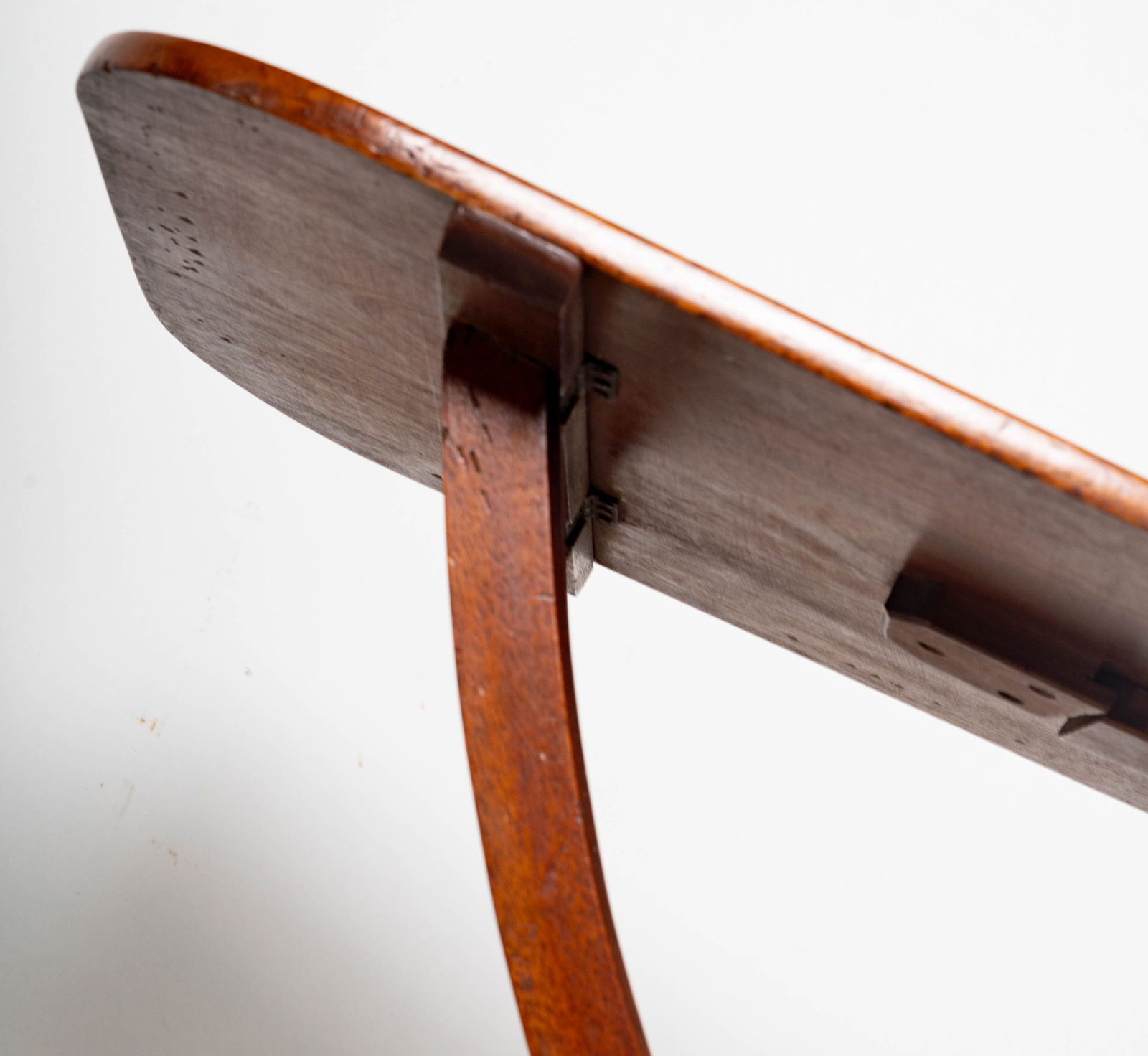 A Regency Mahogany Coaching Table - 4