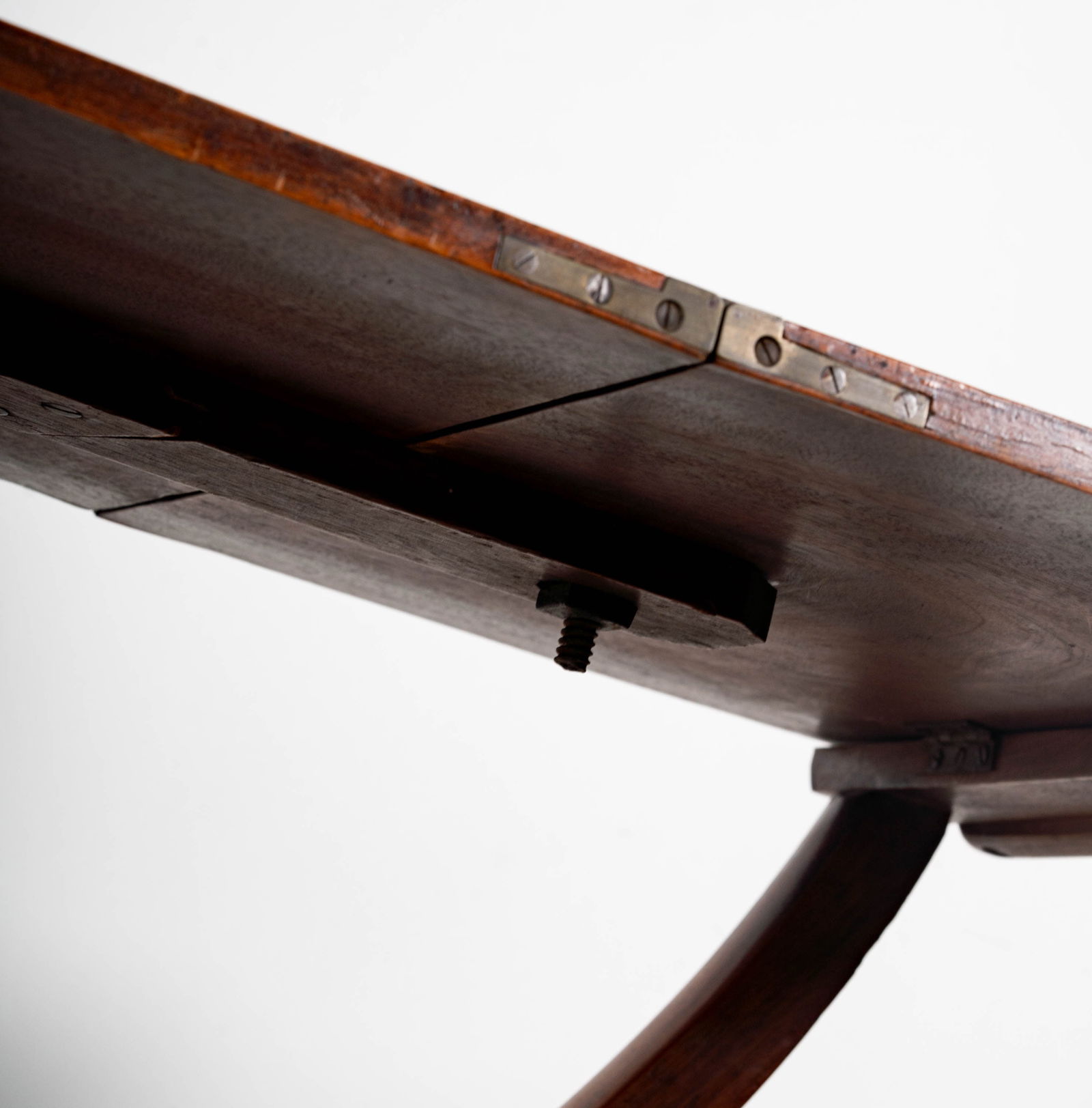 A Regency Mahogany Coaching Table - 6