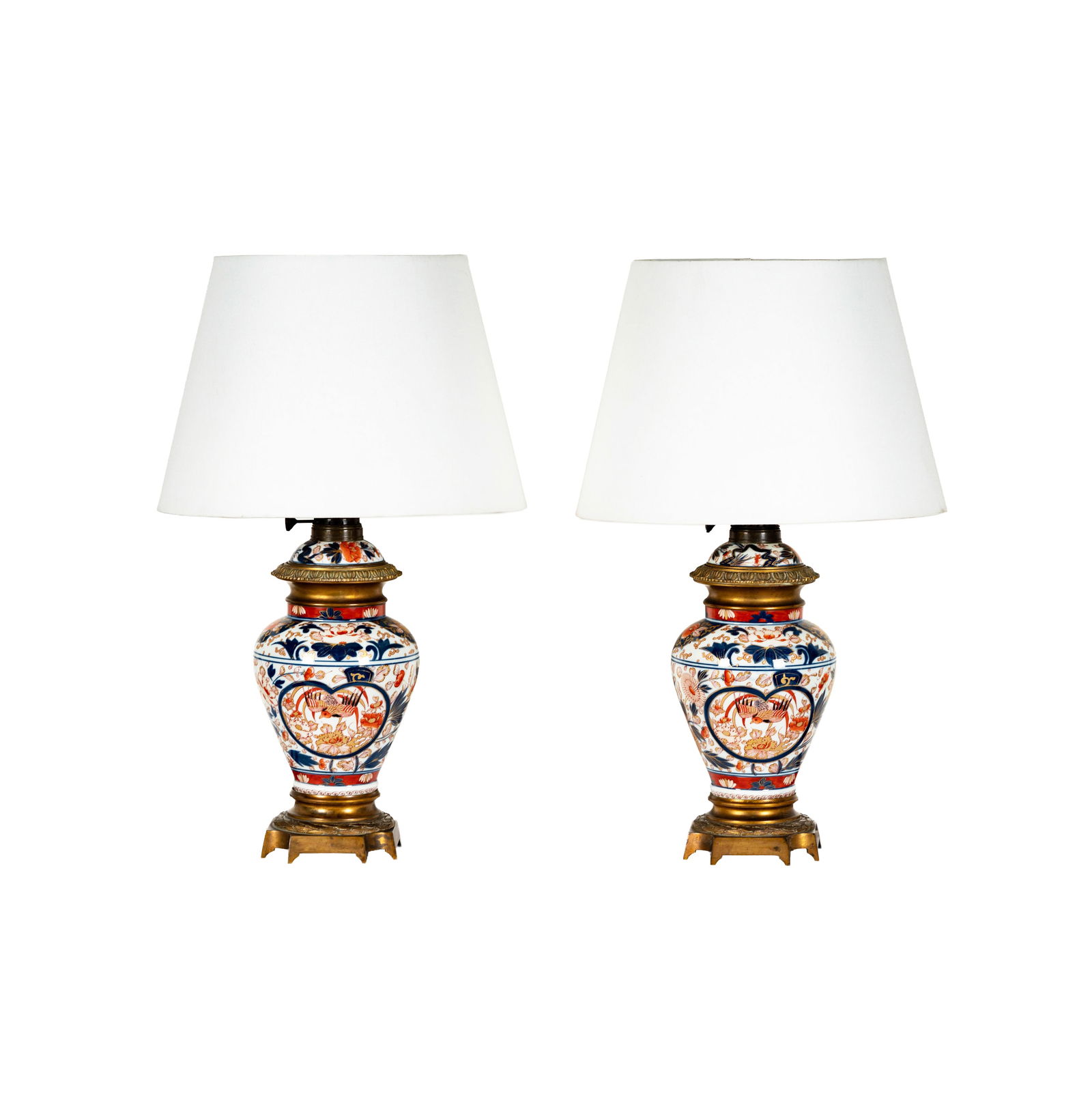 A Pair of Gilt Bronze-Mounted Imari Porcelain Table Lamps (1 of 16)