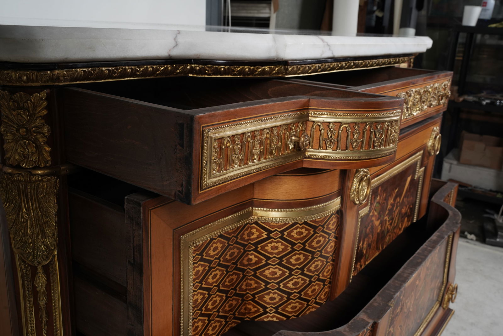 A Regence-Style Marble-Top Commode - 13