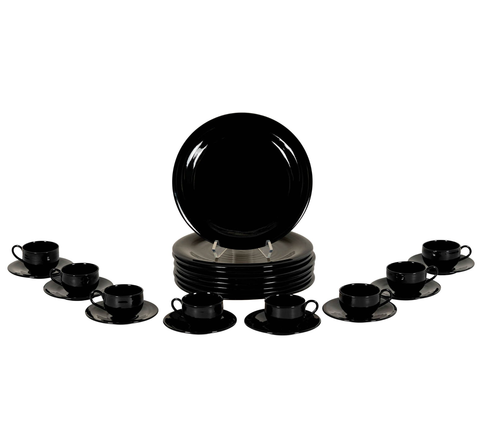 Mineo Mizuno (b. 1944): Set of Dishes: glazed earthenware, 1986, comprising eight dinner plates (12 1/4 in. dia.), eightcups (2 1/4 x 3 1/4 in.), and eight saucers ( 6 in. dia.);the plates and saucers signed and dated