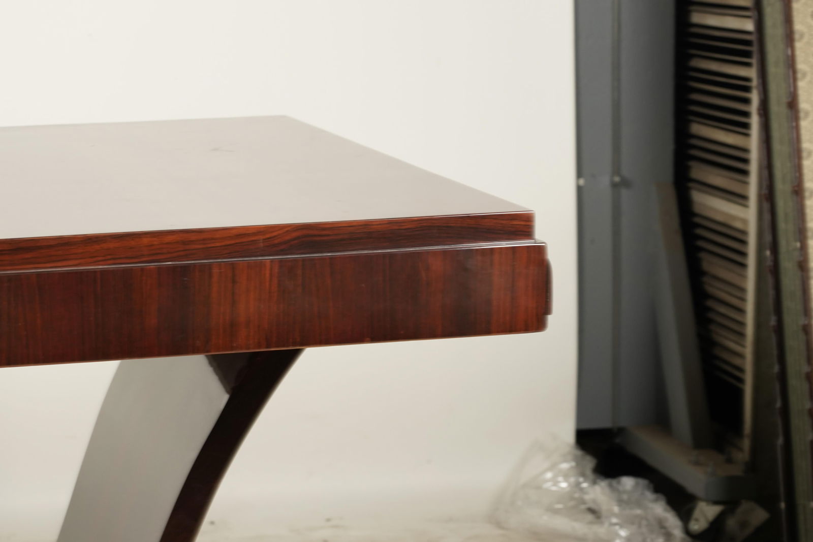 An Art Deco Dining Table - 9