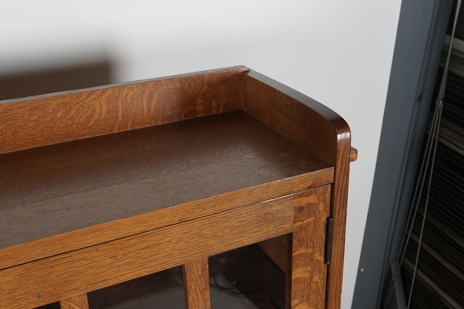 Stickley Oak Bookcase - 10