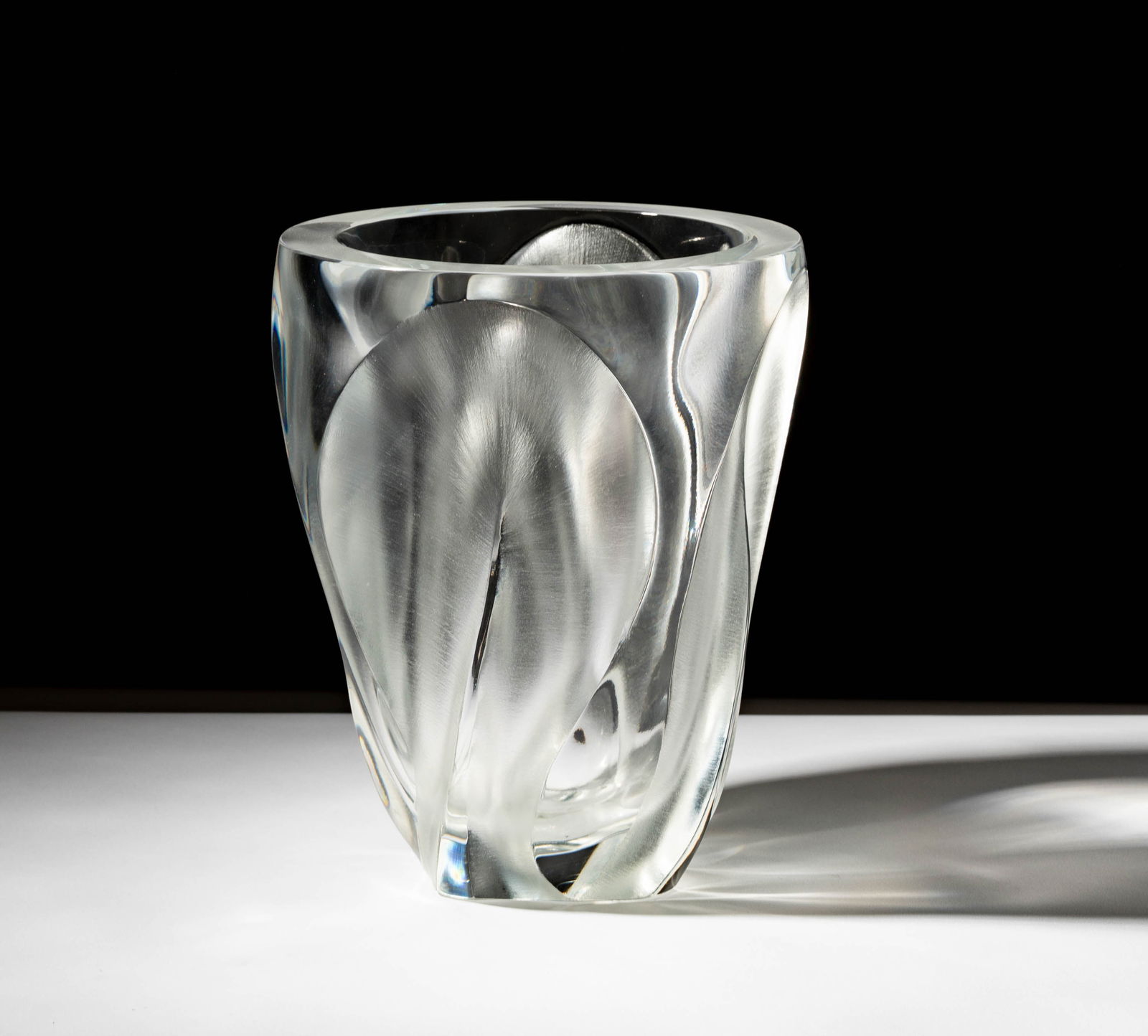 Lalique Ingrid Vase (1 of 8)