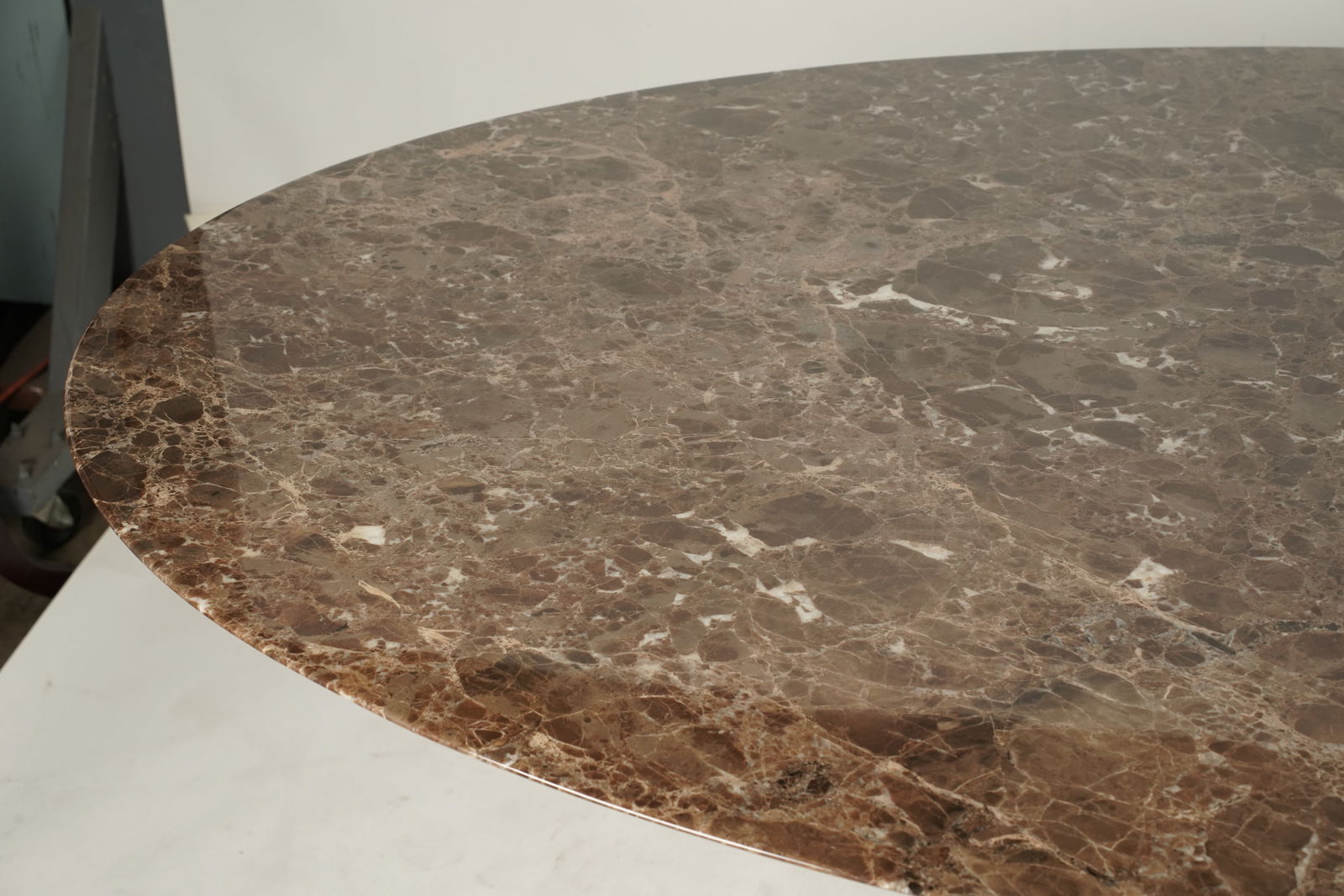 Saarinen Marble Top Medium Oval Dinning Table - 9