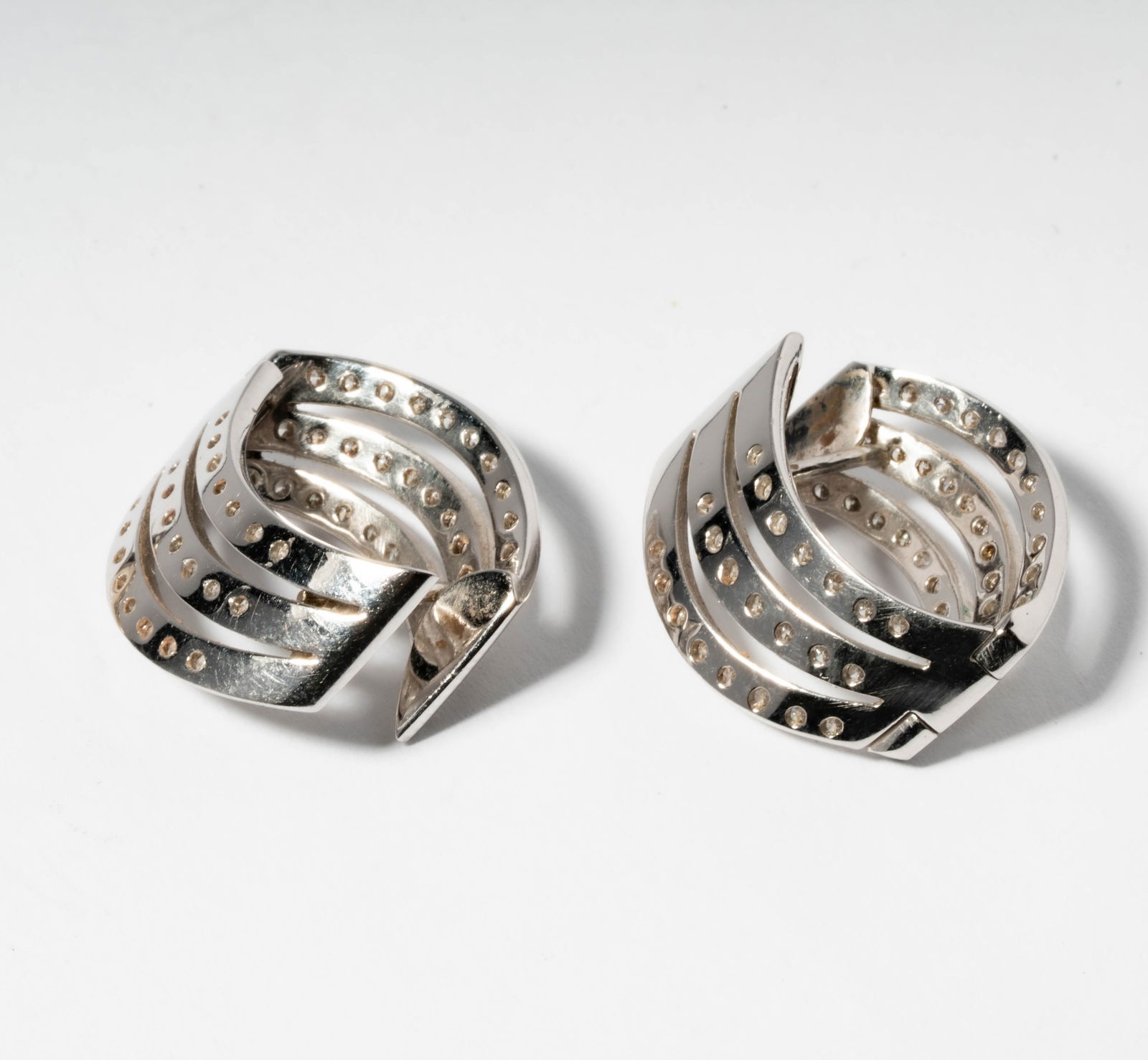 Pair of White Gold Diamond Earrings with Diamond and Sapphire Ring - 7