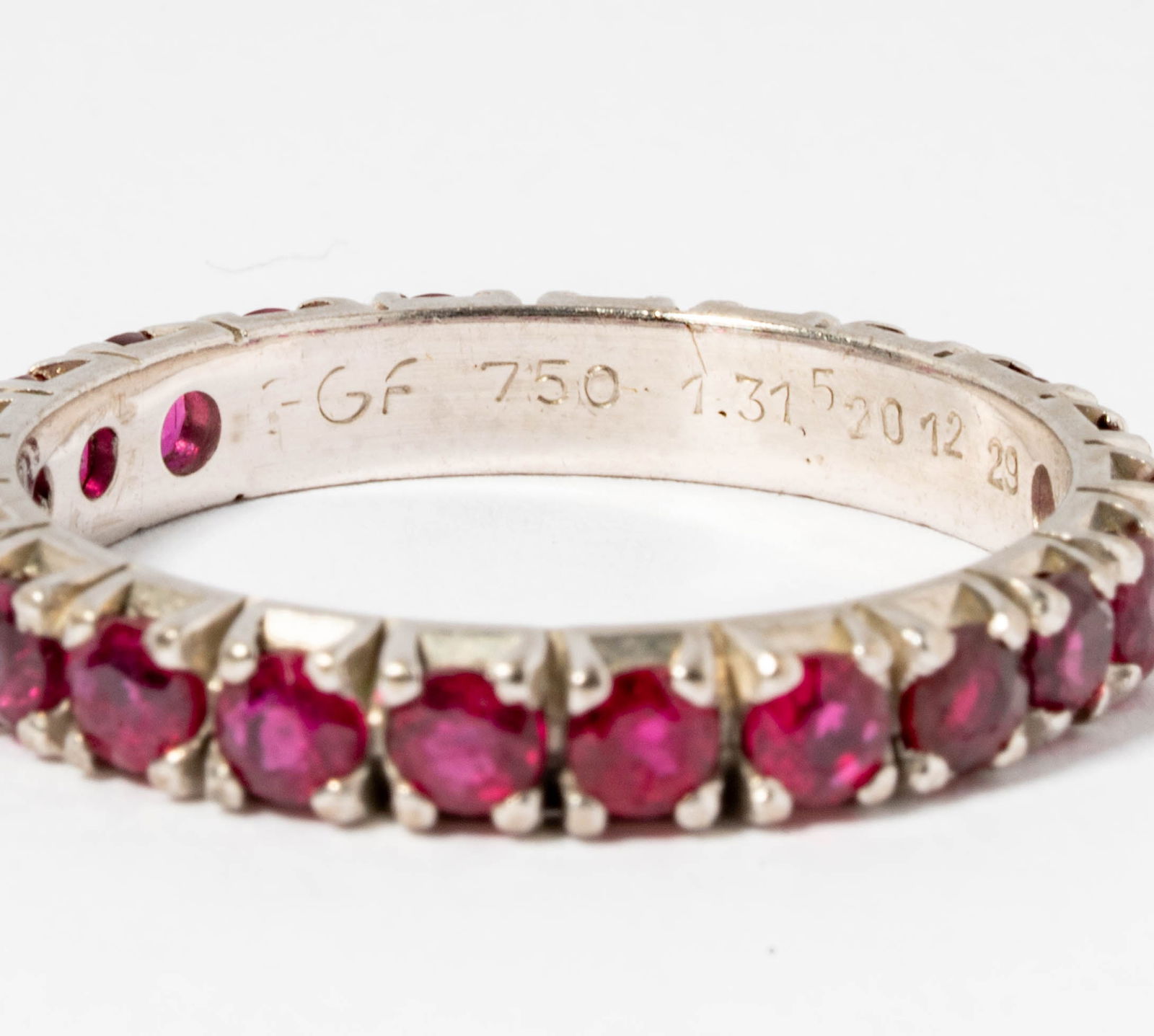 18 Karat White Gold Ruby Ring - 2