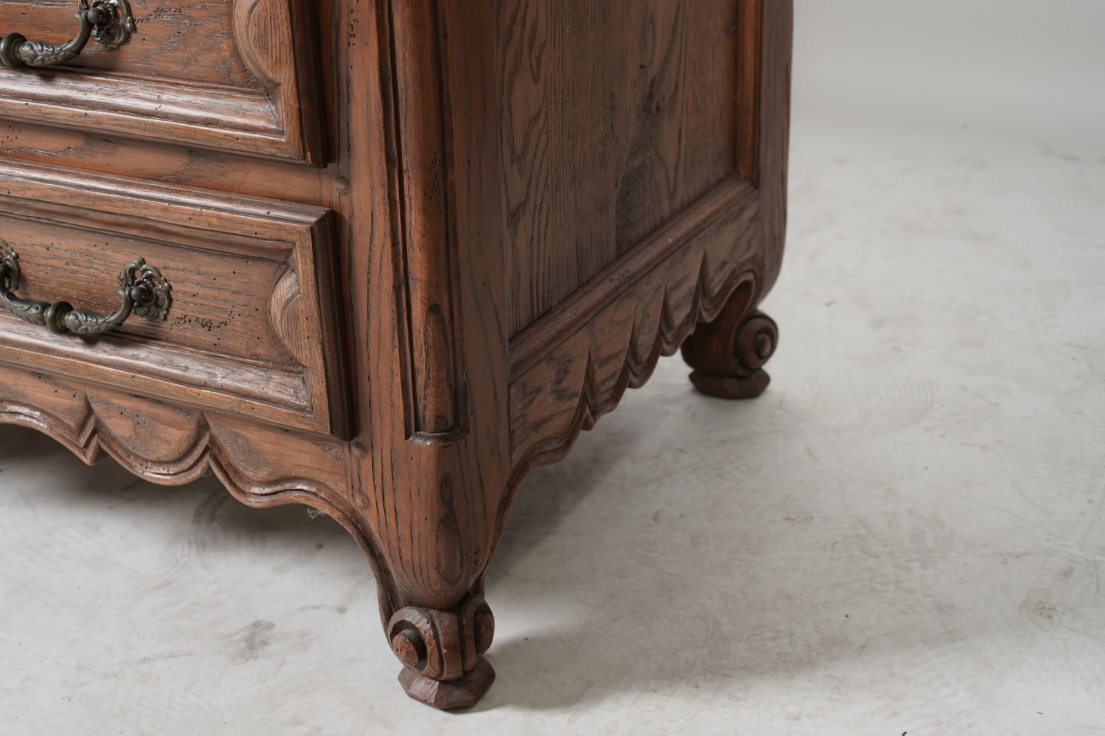 Regence-Style Commode - 7