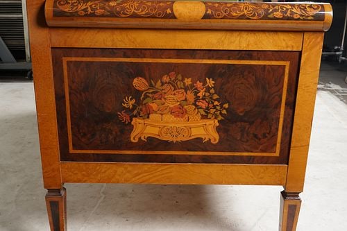 Biedermeier-Style Sofa - 12