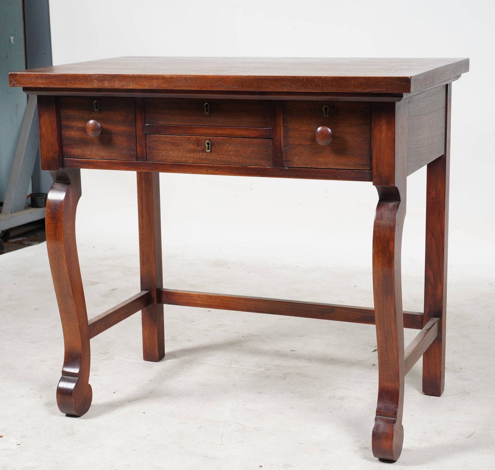 American Late Classical Dressing Table - 2