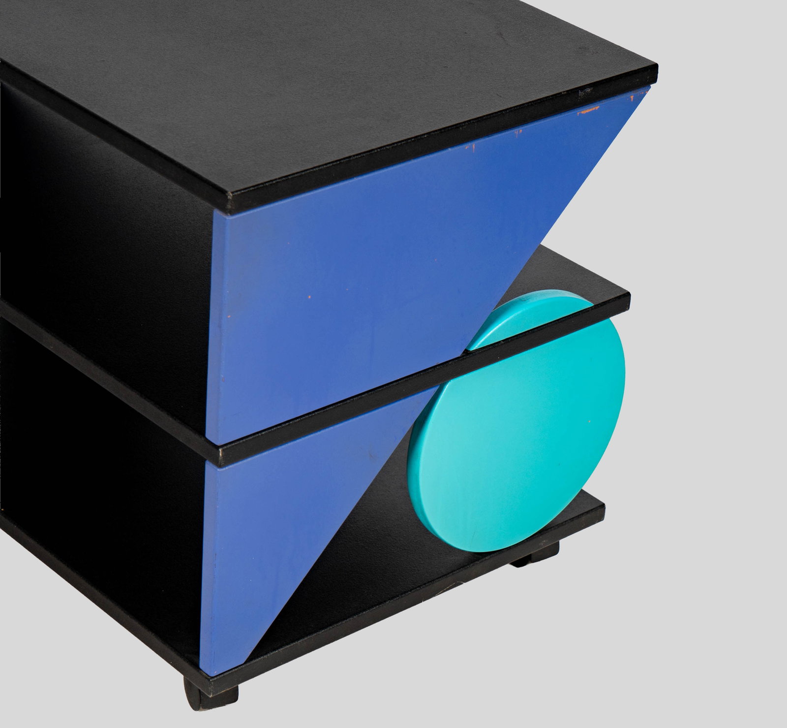 Memphis-Style Side Table - 7