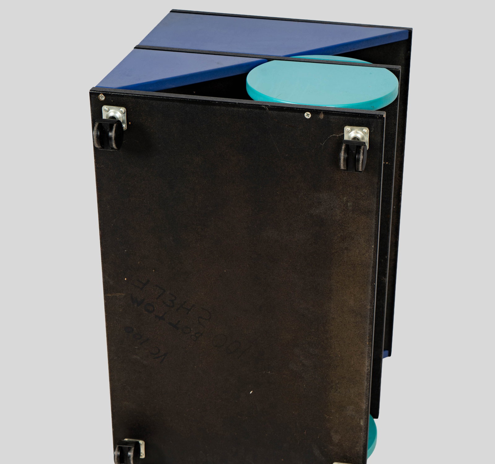 Memphis-Style Side Table - 9