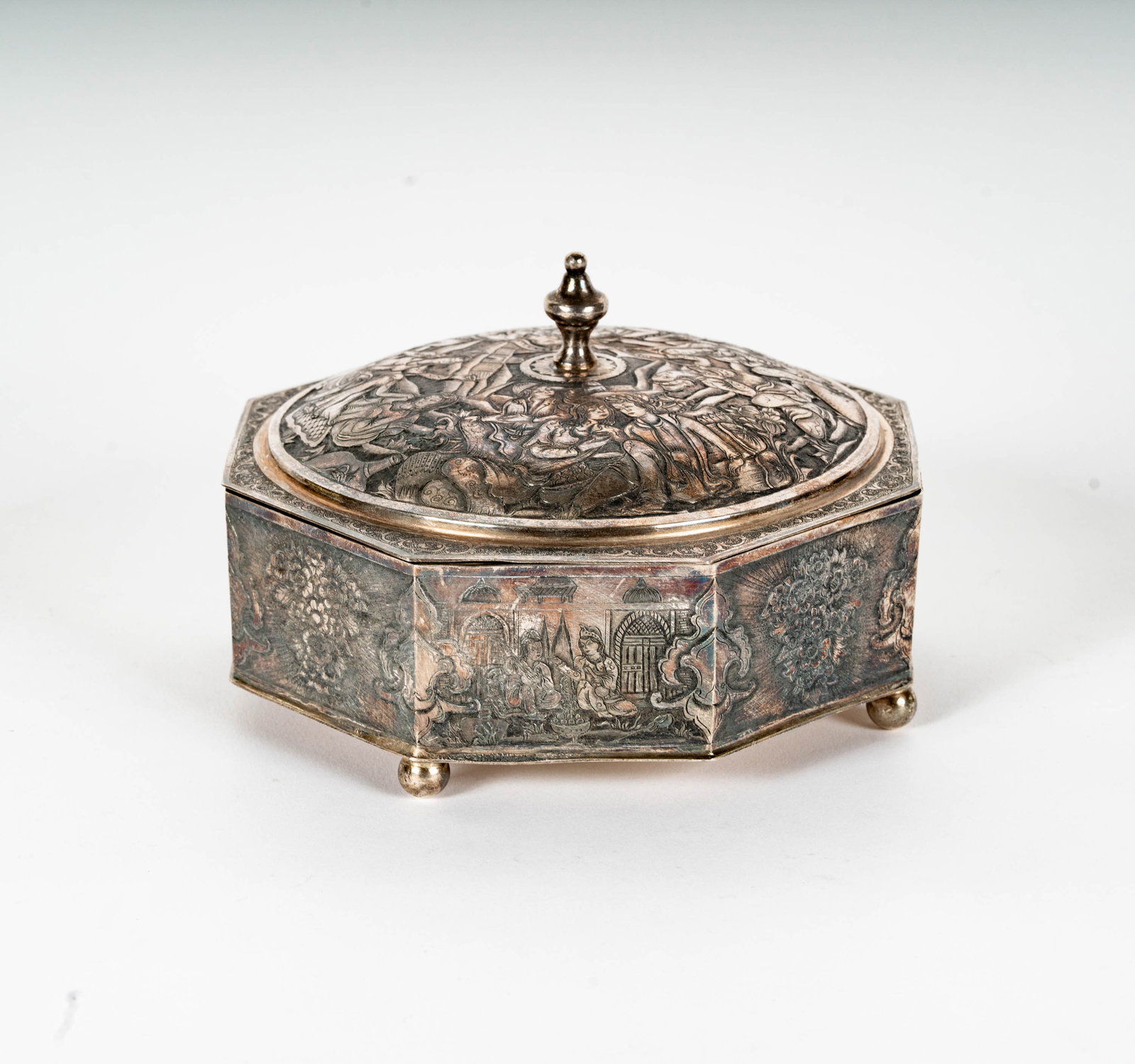 A Persian 84-Standard Silver Octagonal Table Box - 3