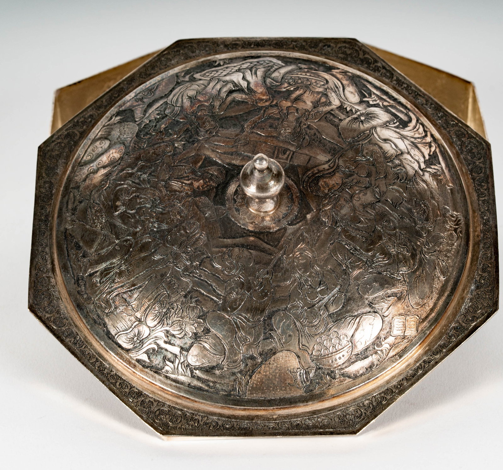 A Persian 84-Standard Silver Octagonal Table Box - 5