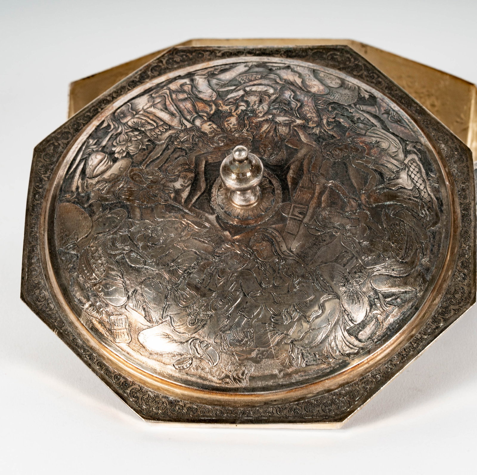 A Persian 84-Standard Silver Octagonal Table Box - 6