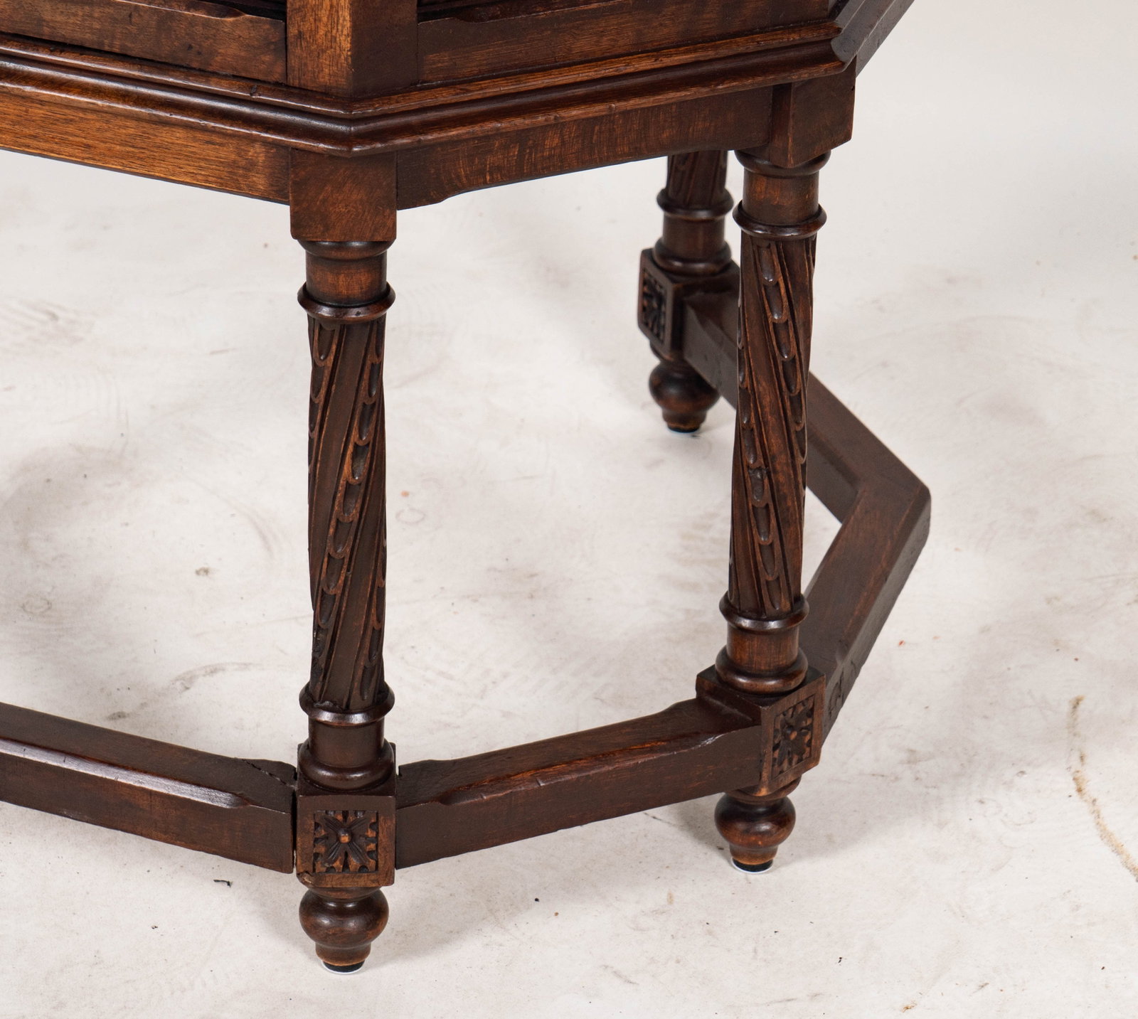 A Gothic Corner Chair - 10