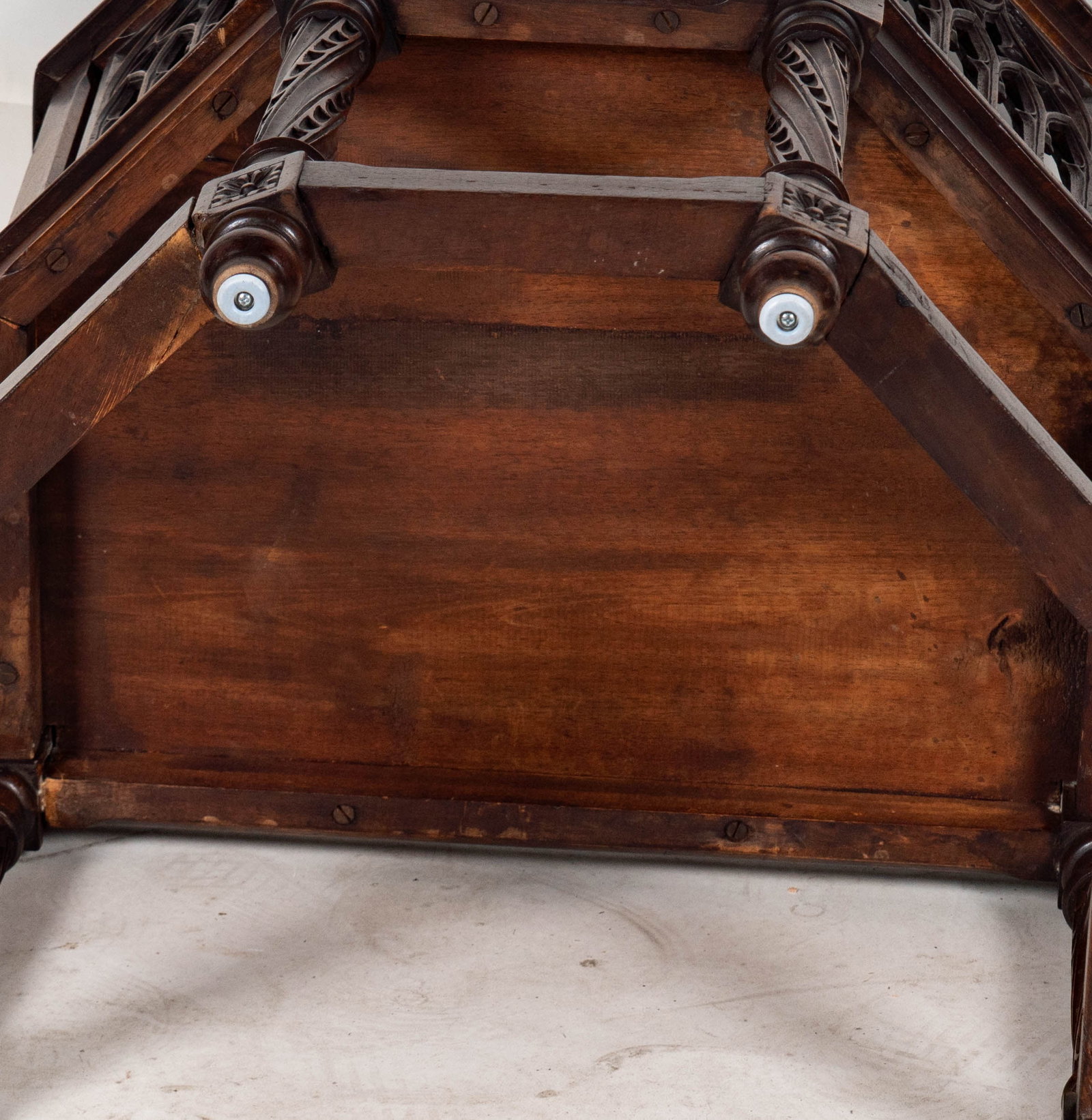 A Gothic Corner Chair - 11