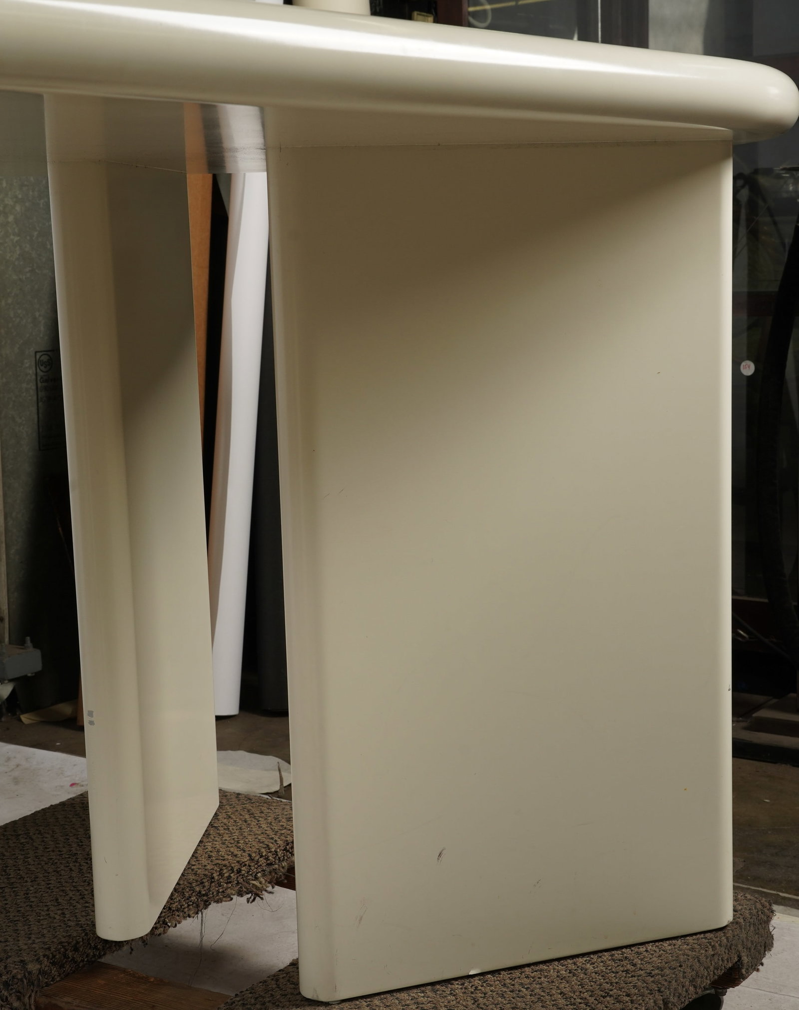 White Lacquered Table - 5