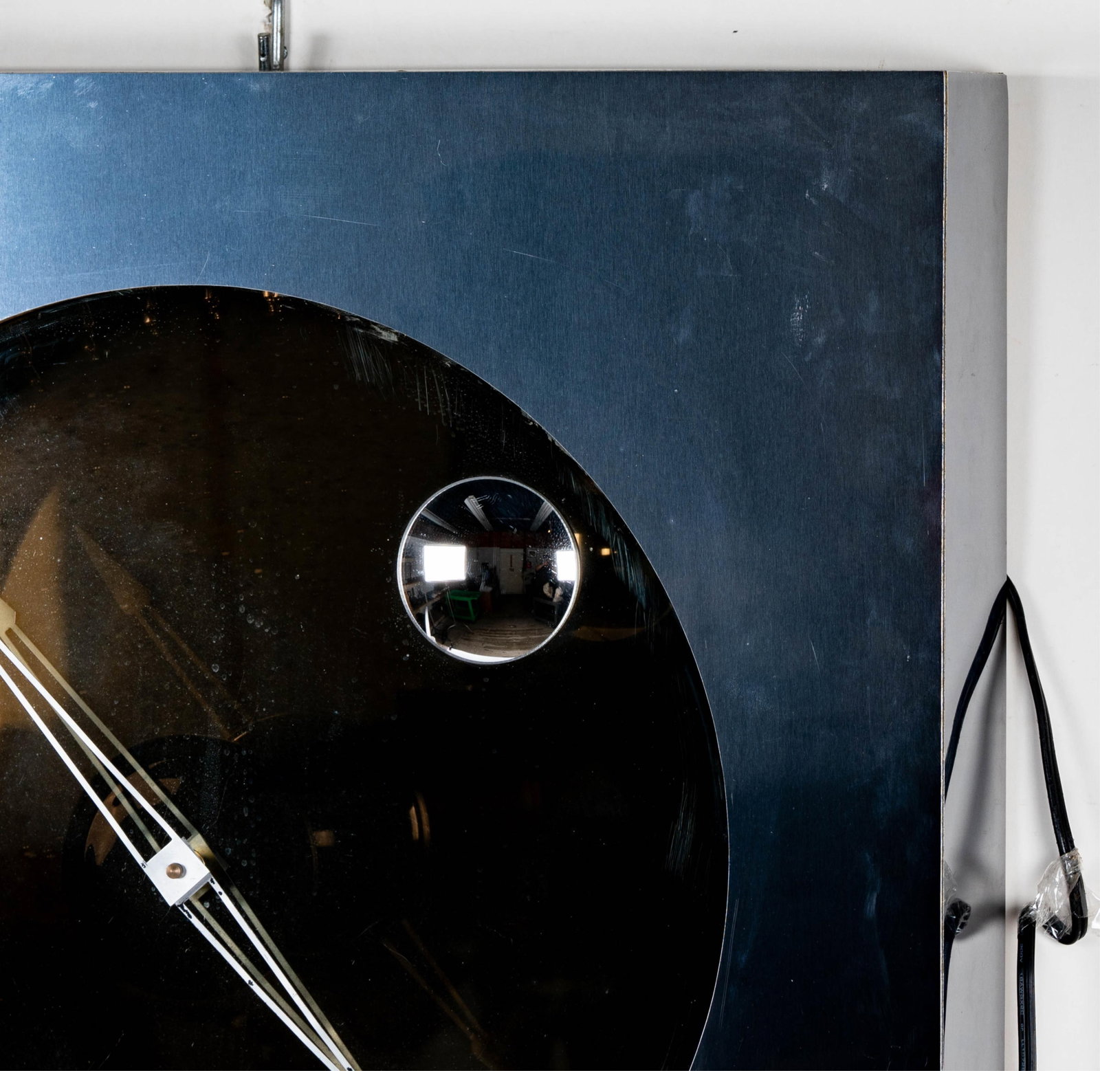 A Steel Infinity Clock - 3