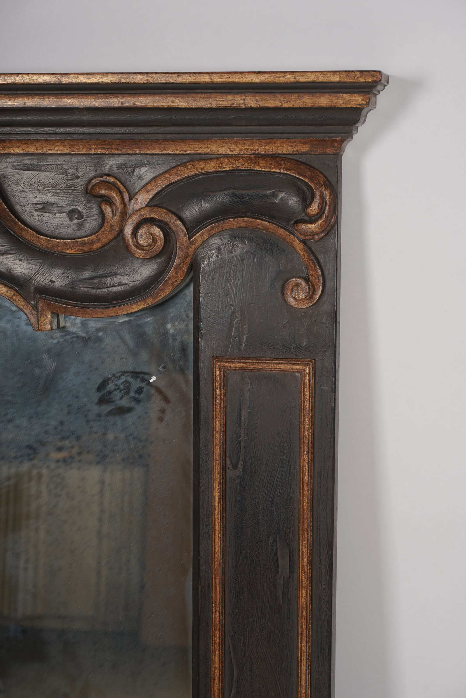 Baroque-Style Wall Mirror - 10