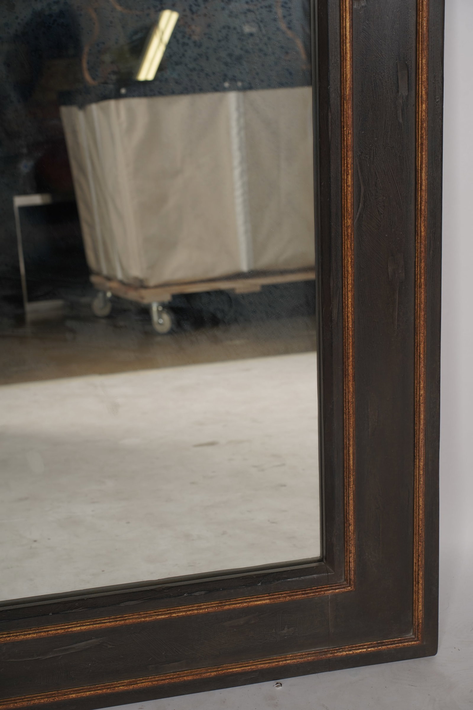 Baroque-Style Wall Mirror - 14