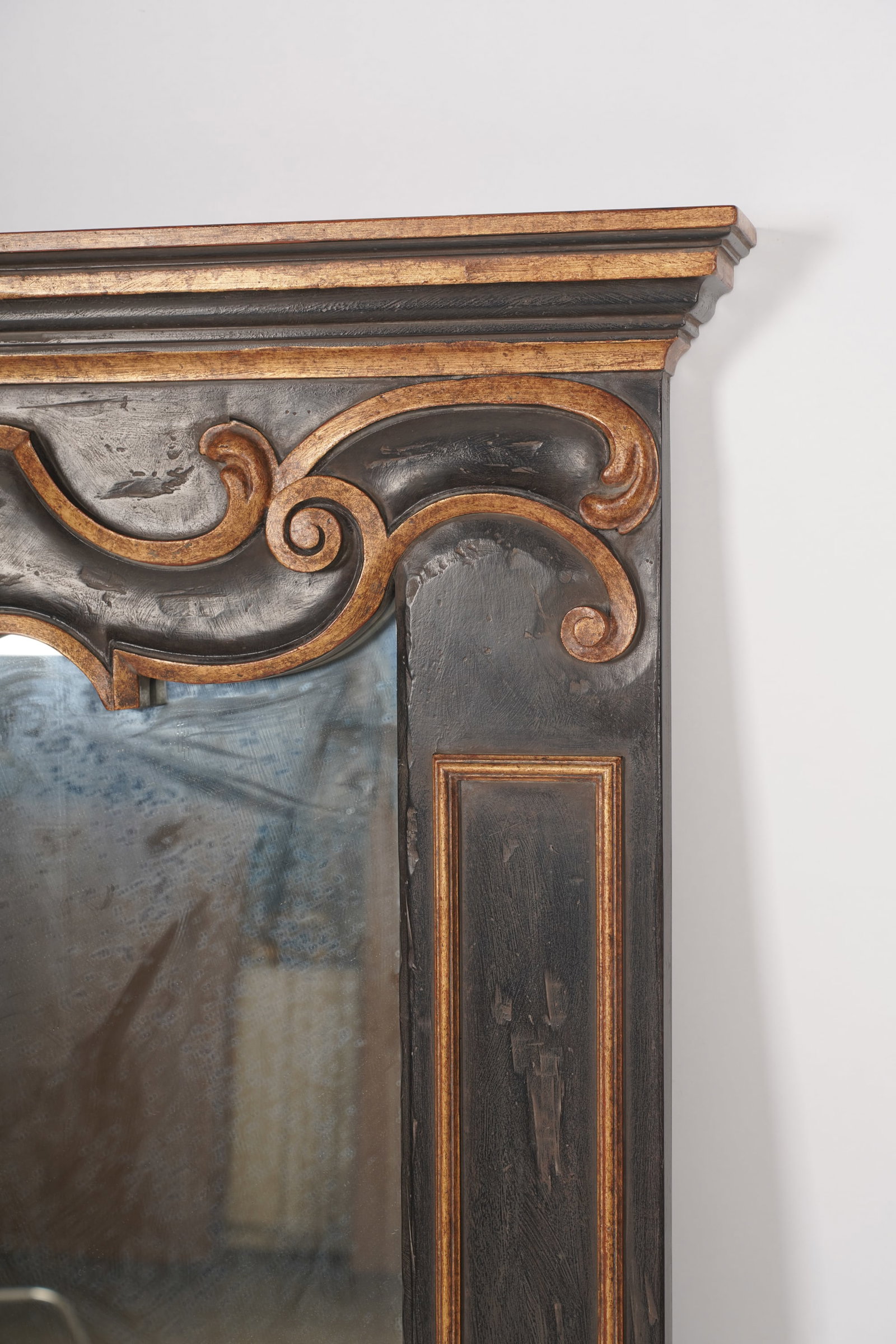 Baroque-Style Wall Mirror - 2