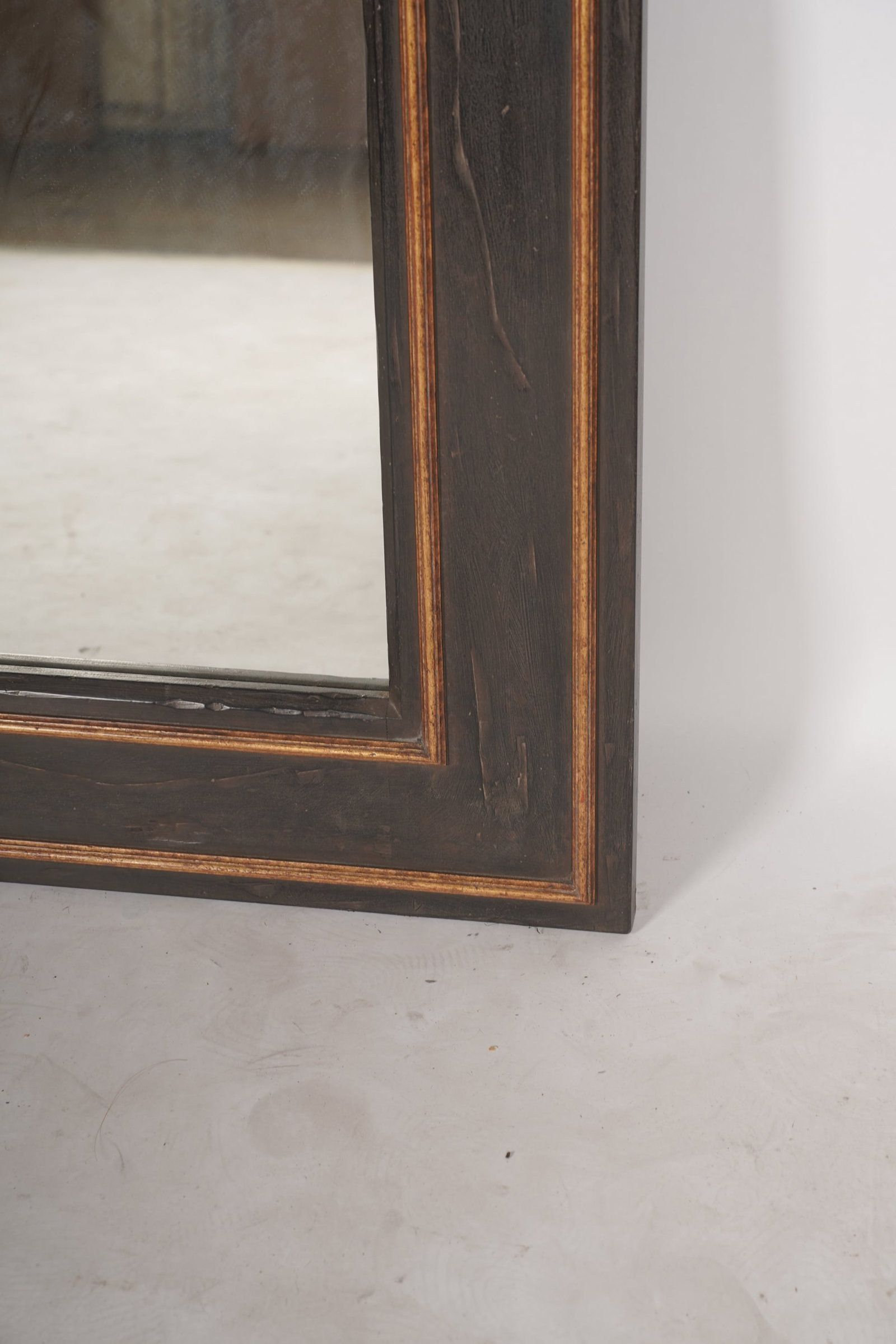 Baroque-Style Wall Mirror - 4