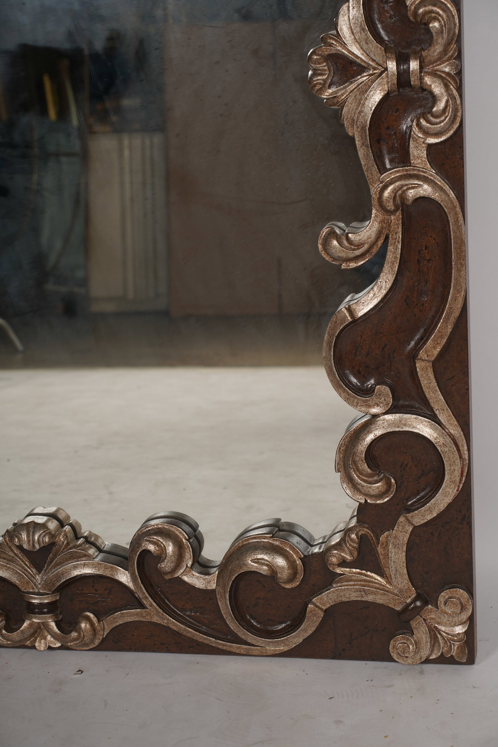 Baroque-Style Mirror - 5