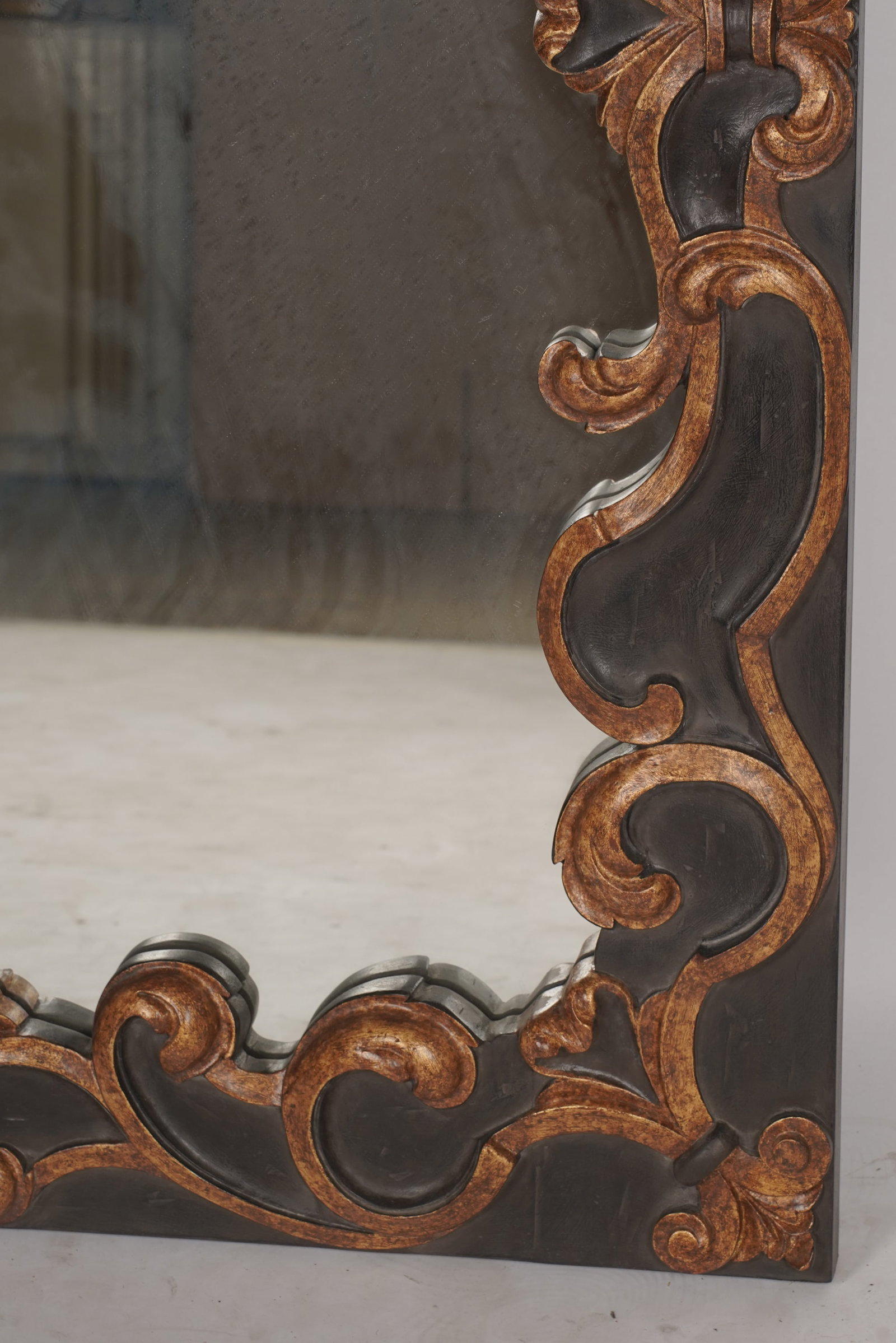 Baroque-Style Mirror - 3