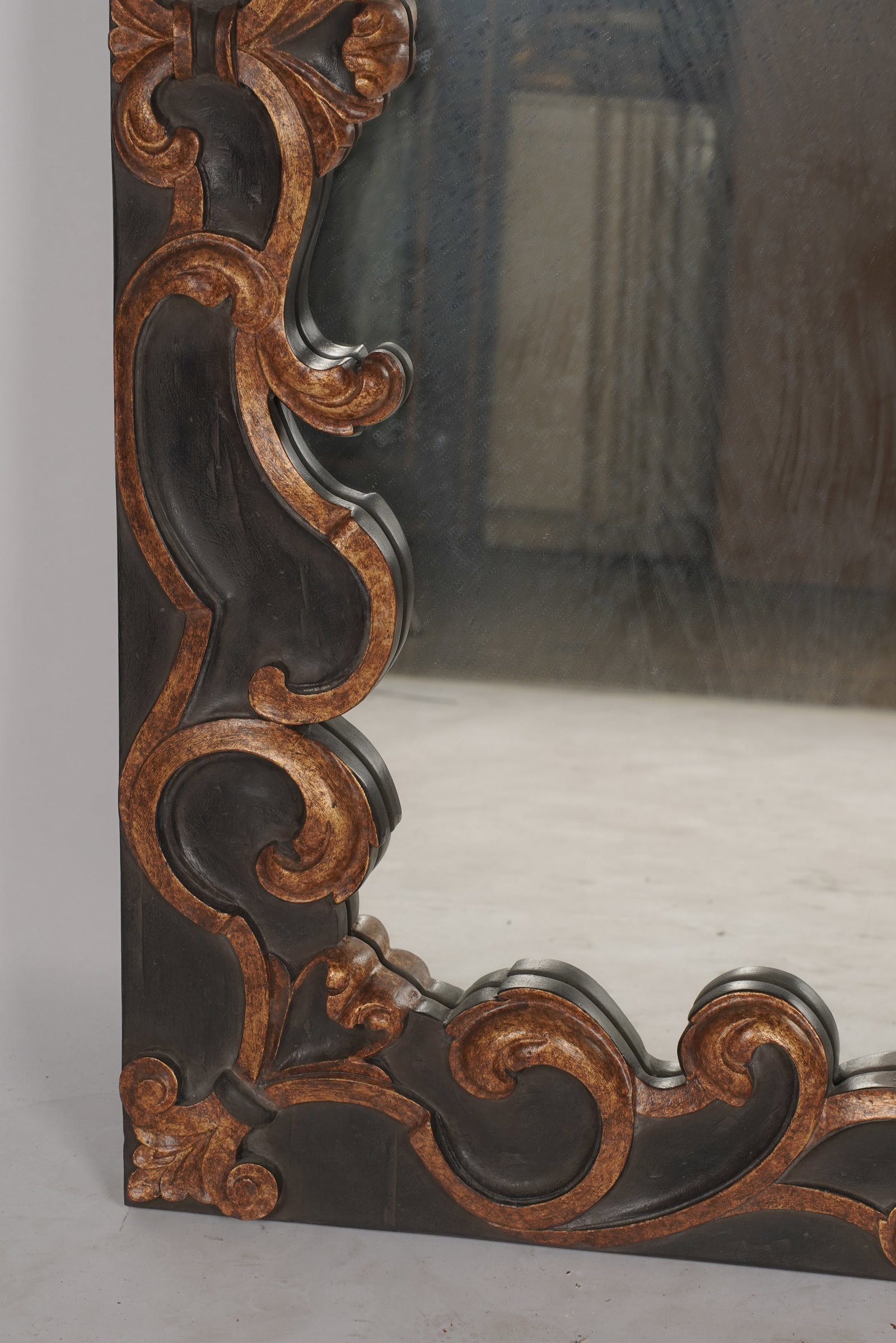 Baroque-Style Mirror - 4
