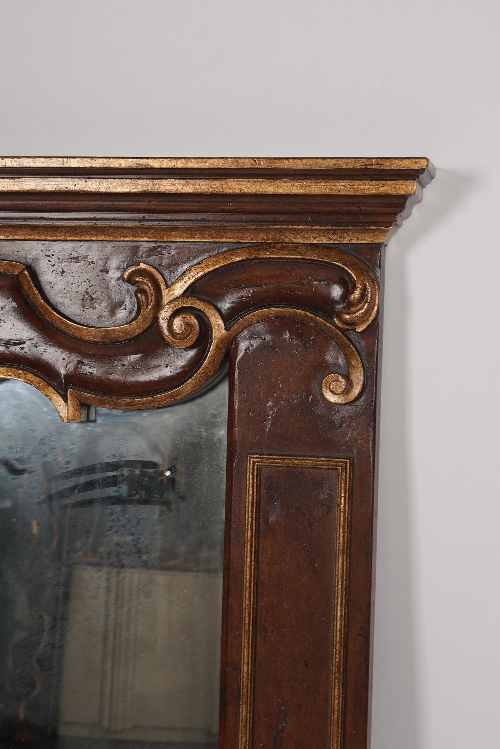 Baroque-Style Wall Mirror - 2