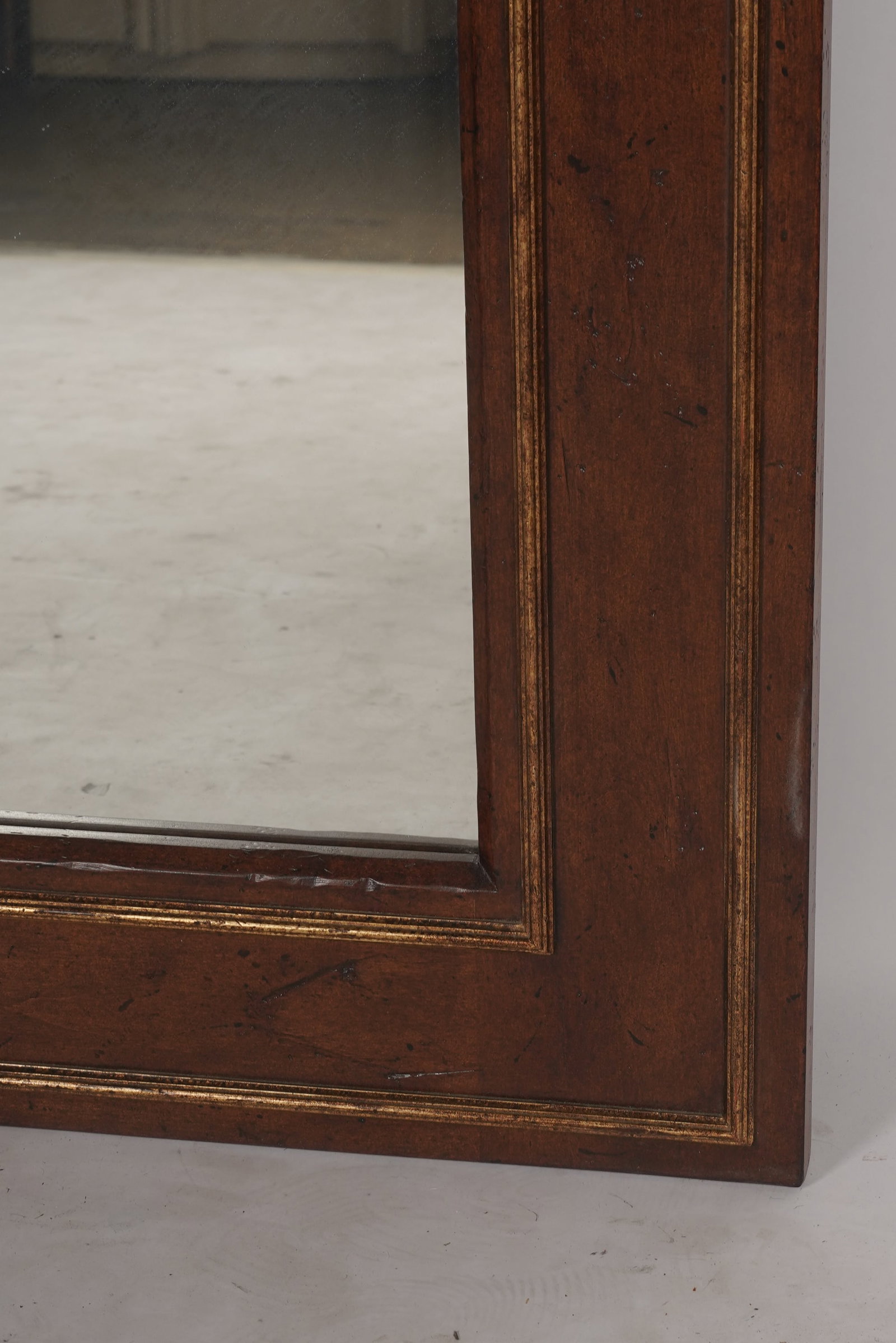 Baroque-Style Wall Mirror - 3