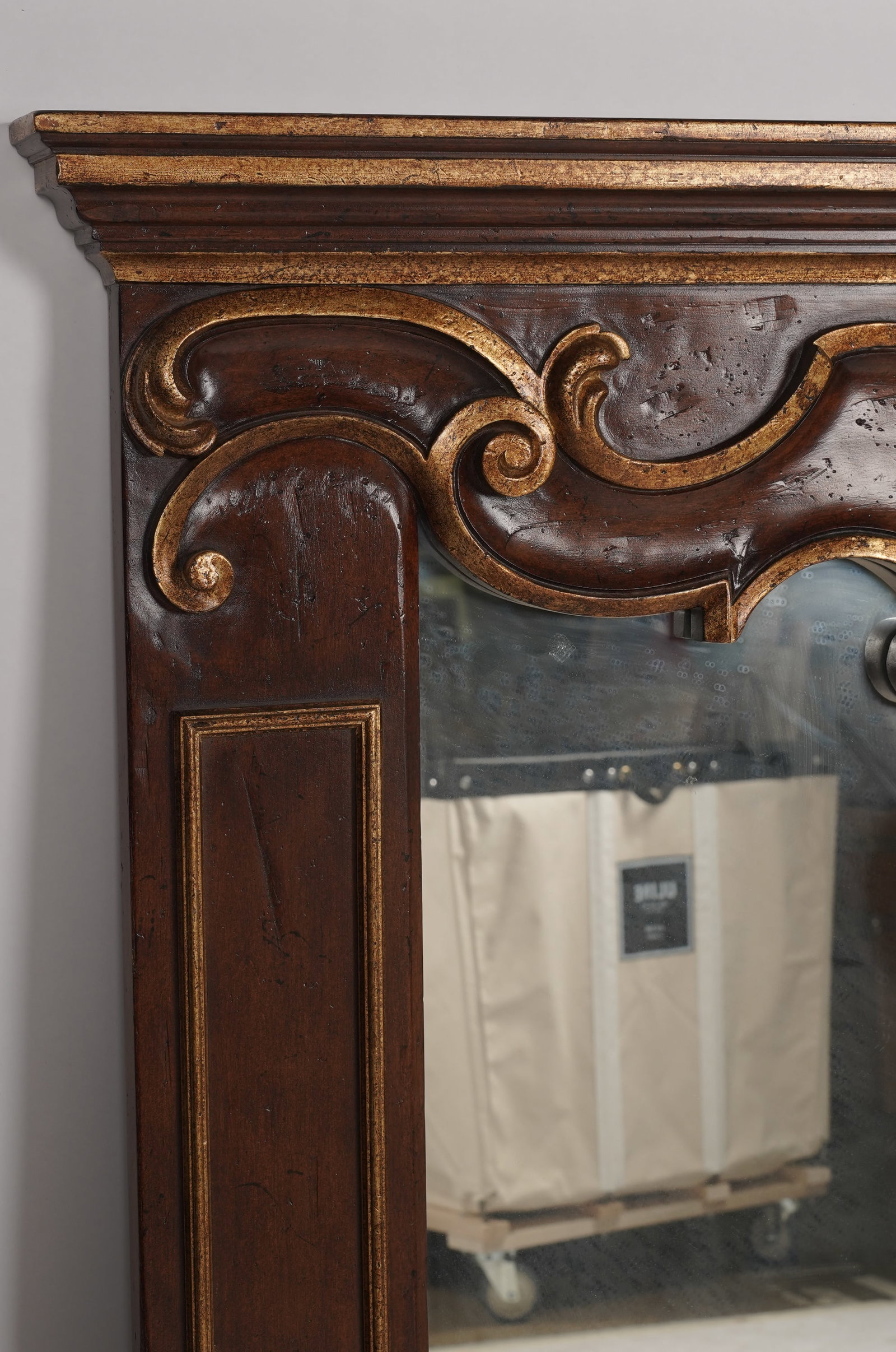 Baroque-Style Wall Mirror - 4
