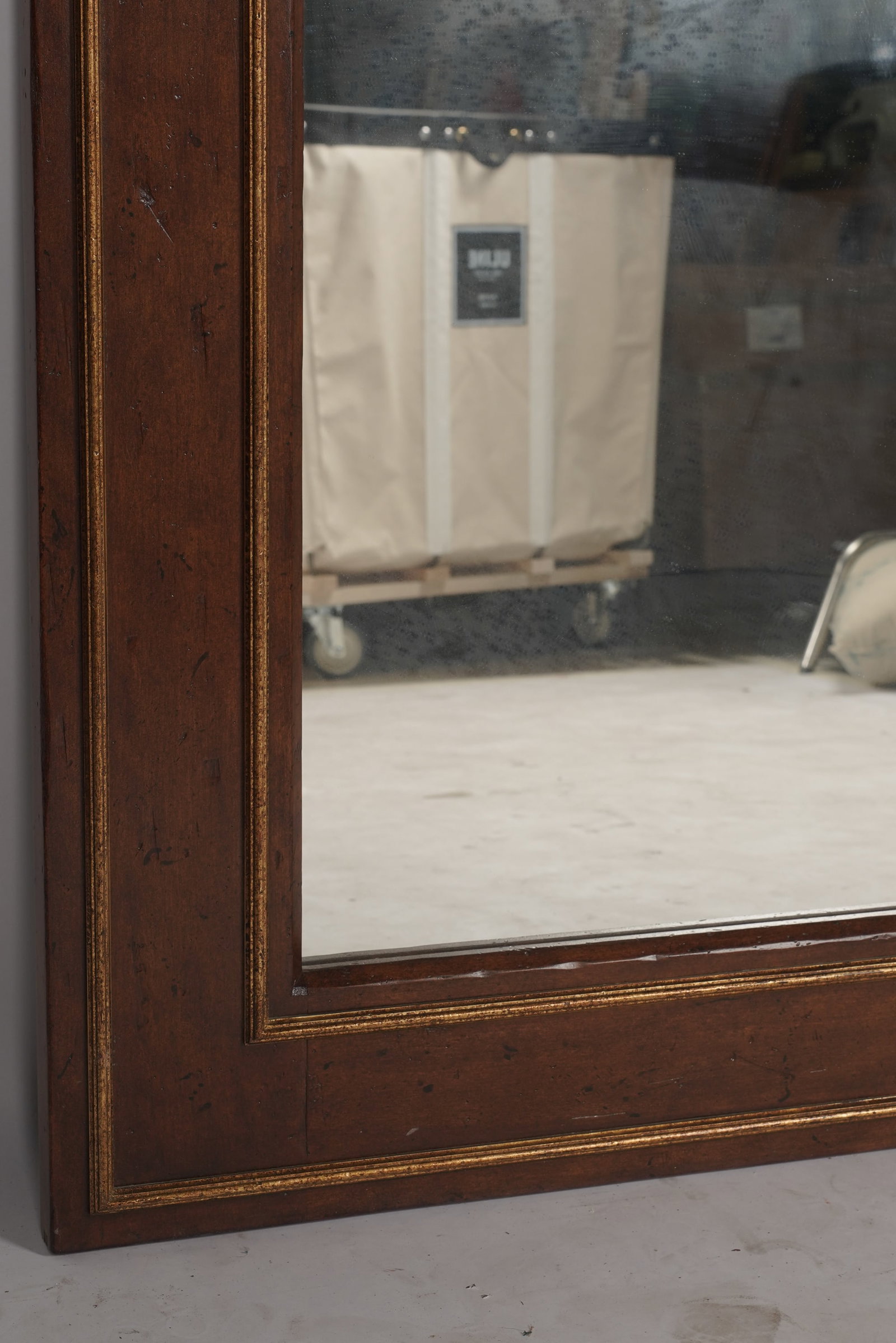 Baroque-Style Wall Mirror - 5