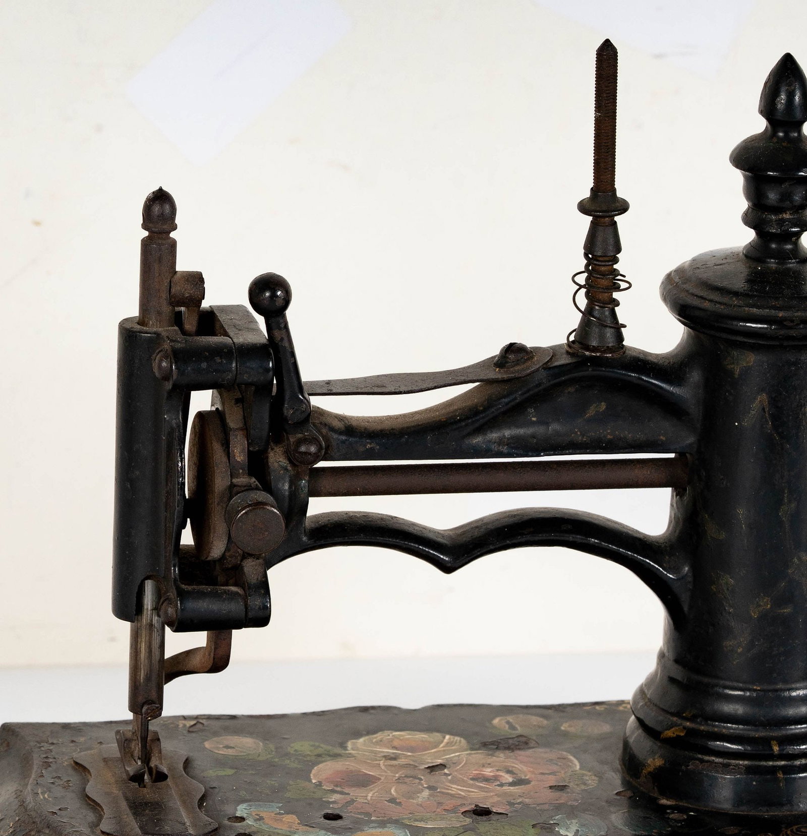 Antique Sewing Machine - 4