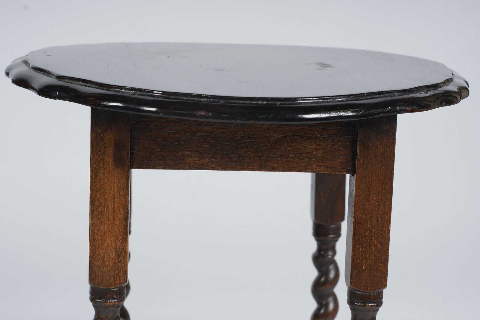 Two Assorted Turned Oak Side Tables - 2