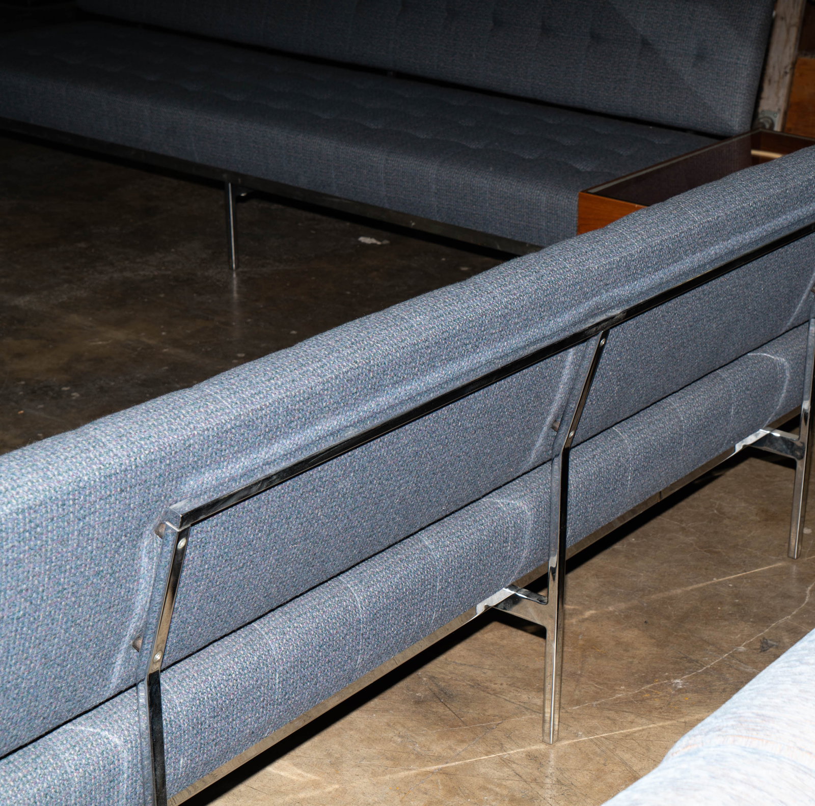 Florence Knoll: Two Sofas and End Table - 10