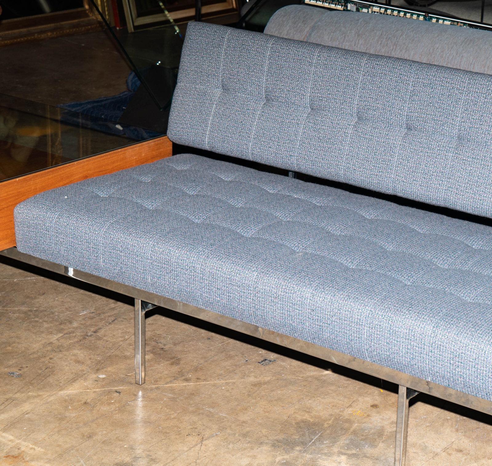 Florence Knoll: Two Sofas and End Table - 6