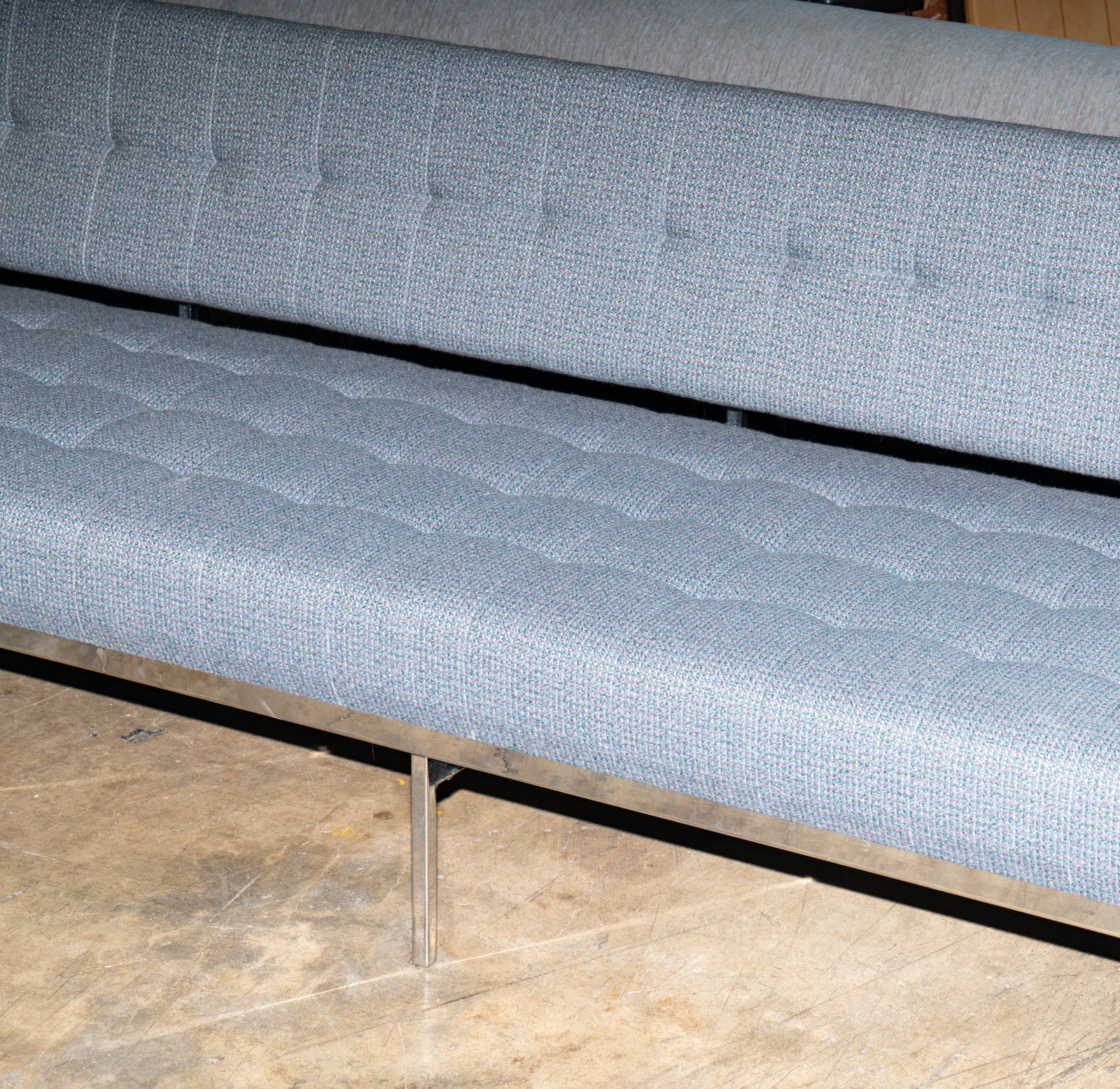 Florence Knoll: Two Sofas and End Table - 7