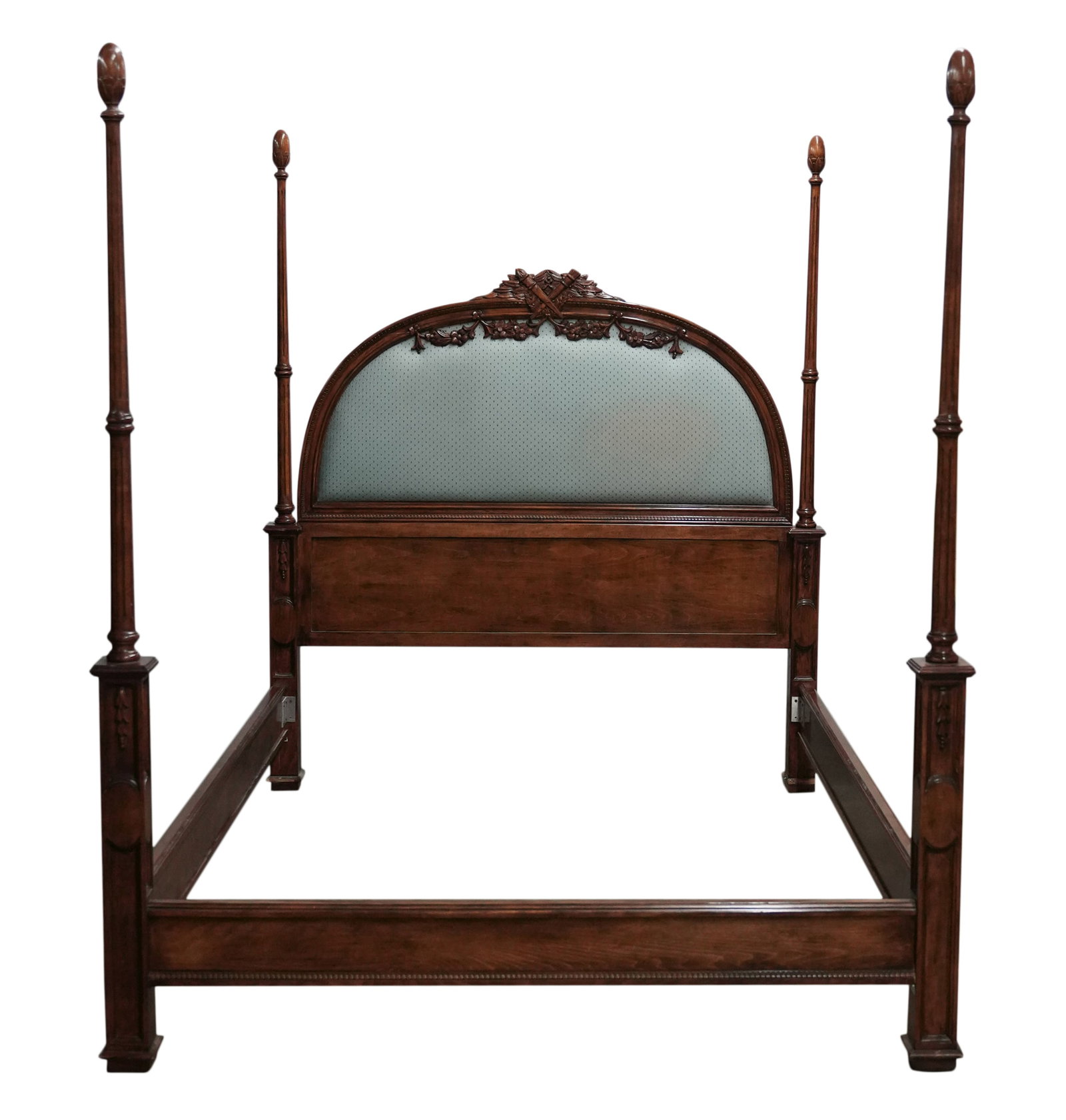 Louis XVI-Style Posterbed (1 of 14)