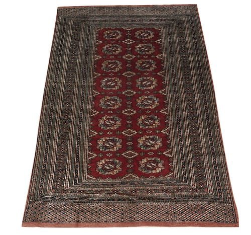 Persian Throw Rug: Buyer's Premium is 25% on Abell.com Buyer's Premium is 28% on Liveauctioneers.com wool, 50 x 77