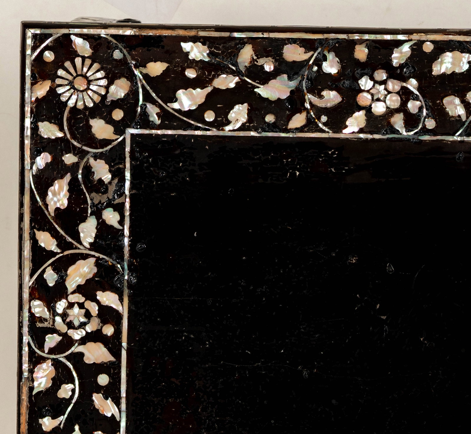 A Korean Lacquer Inlaid Low Table - 3