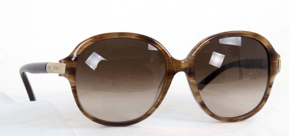 CHLOE BROWN ROUND OVERSIZED SUNGLASSES: Brown horn style; style CL2237; graduated brown lenses Retail: $365