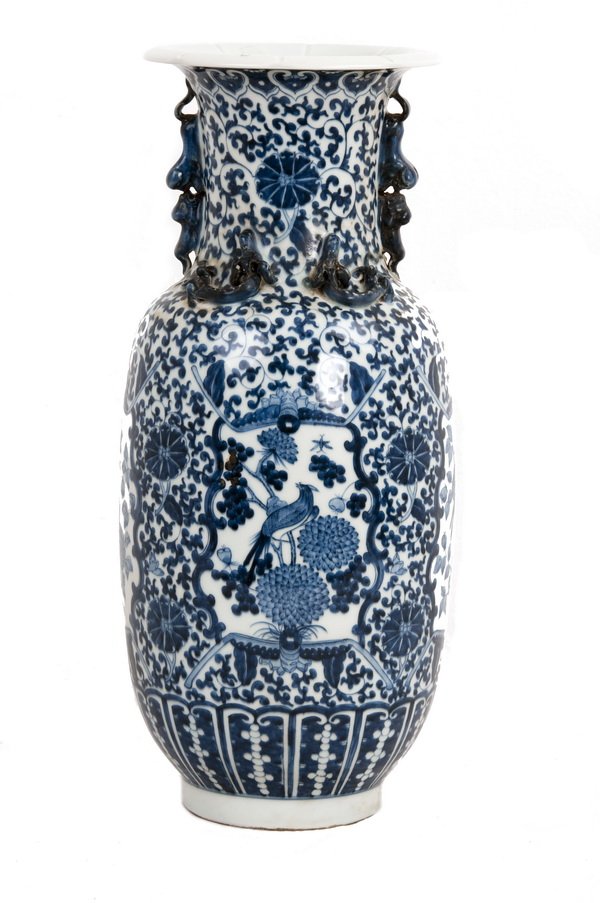 CHINESE PORCELAIN BLUE & WHITE VASE (1 of 1)