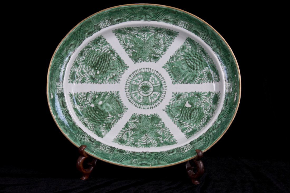 CHINESE EXPORT PORCELAIN FITZHUGH CHARGER (1 of 6)