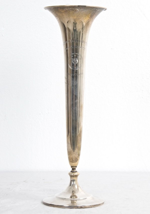 KIRK & SON STERLING TROPHY VASE (1 of 4)
