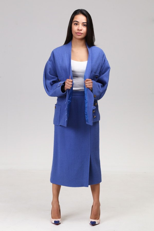 CHANEL BOUCLE SILK JACKET AND SKIRT WITH SIGNATURE (1 of 9)