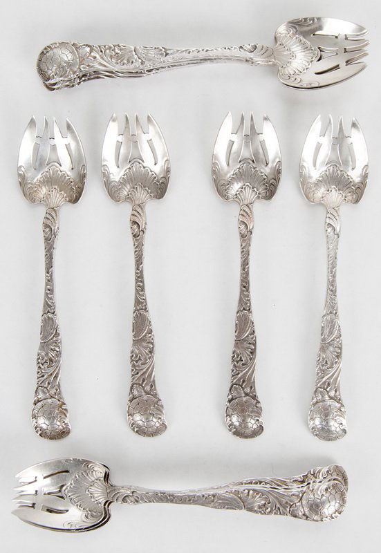 TWELVE GORHAM "MARTELE" SILVER TERRAPIN SPOONS (1 of 9)
