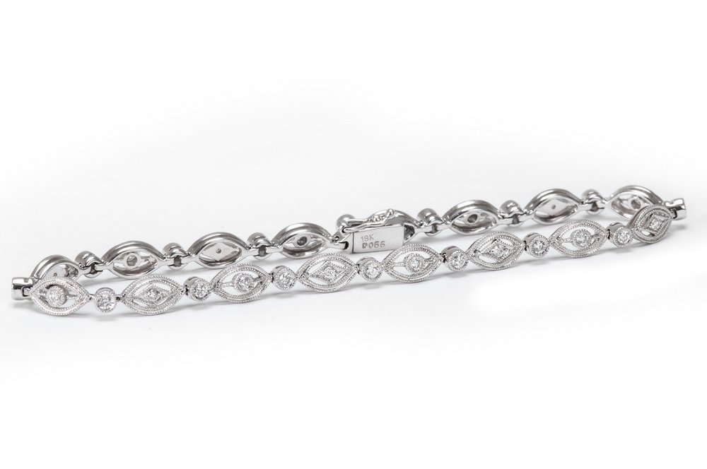 18 KARAT WHITE GOLD & DIAMOND BRACELET (1 of 5)