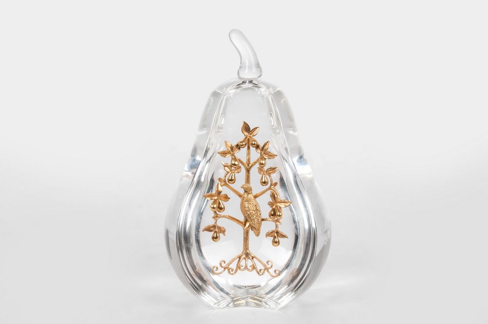 STEUBEN "PARTRIDGE IN A PEAR TREE" PAPERWEIGHT: glass and 18 karat yellow gold designed by Lloyd Atkins Note: without box 6 inches high